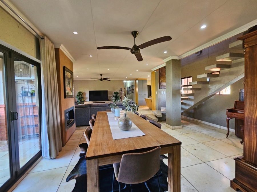 5 Bedroom Property for Sale in Grimbeeck Park North West